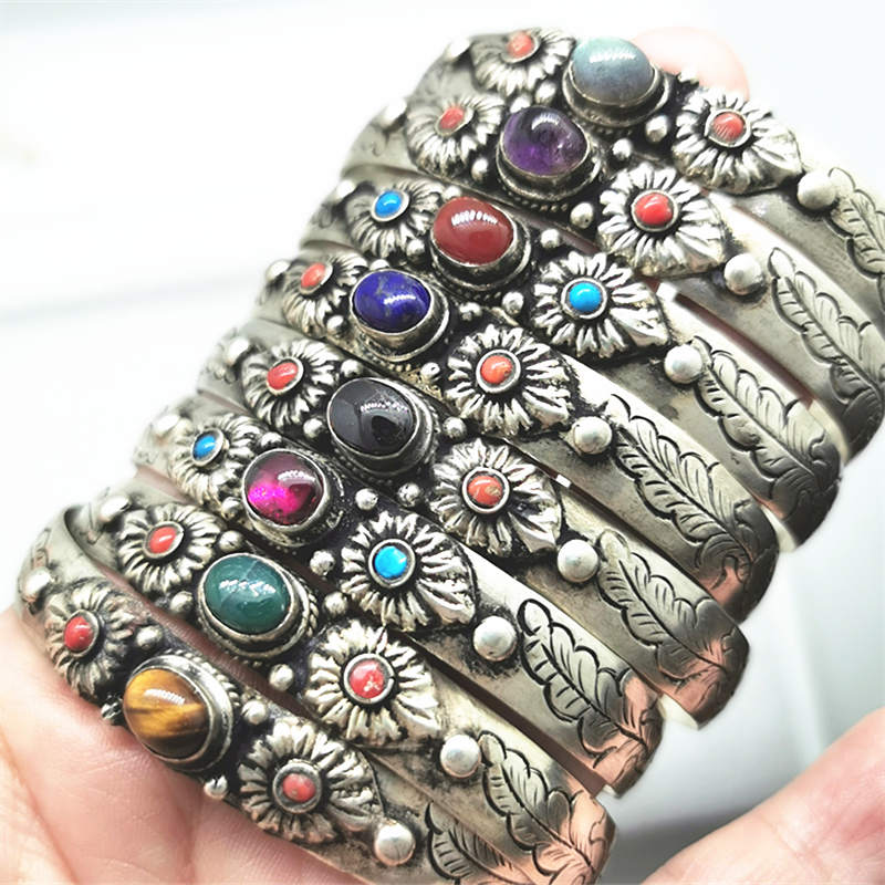 BB-398 Nepal Vintage Open Cuff - Ethnic Fashion Com 评论和价格