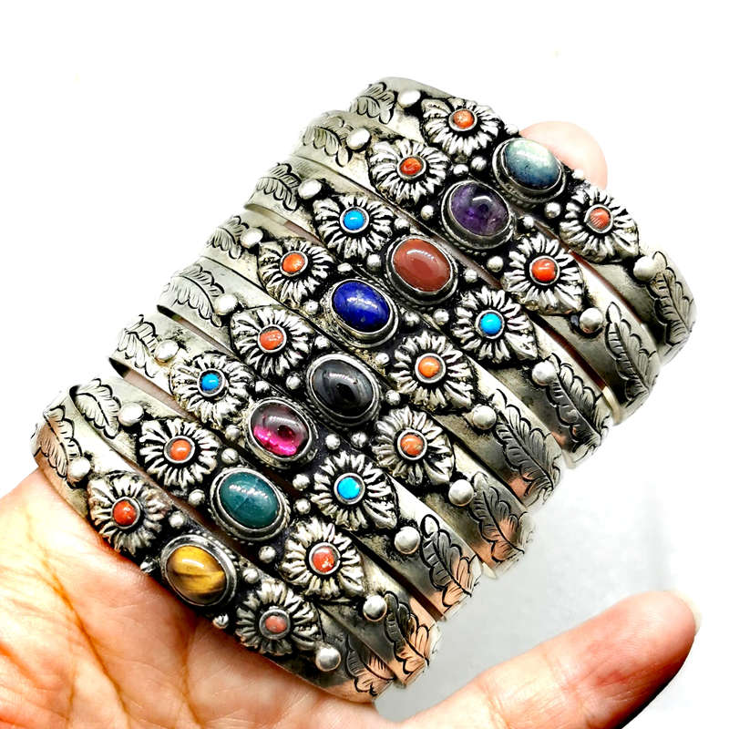 BB-398 Nepal Vintage Open Cuff - Ethnic Fashion Com 评论和价格